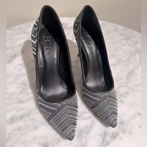 BCBG Gaminkha pointy toe, patterned black and white. Size 8.5/38.5